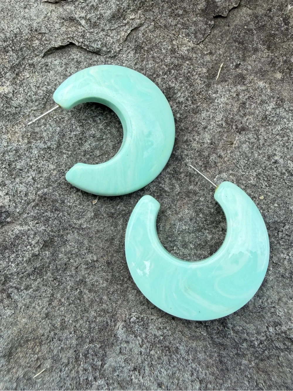 Vintage Pastel Green Swirl Crescent Hoop Earrings